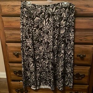 Flowy skirt